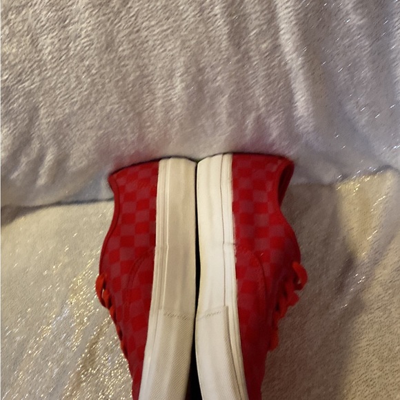 Men’s red vans size 8 $40 - Picture 3 of 5